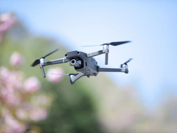 航空ドローンの画像